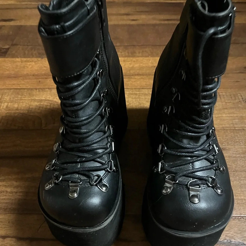 Demonia Kera ~ Women’s Size 7 ~ Black Faux Lace-Up ~ Ankle ~ Gothic Boots - Picture 6 of 16